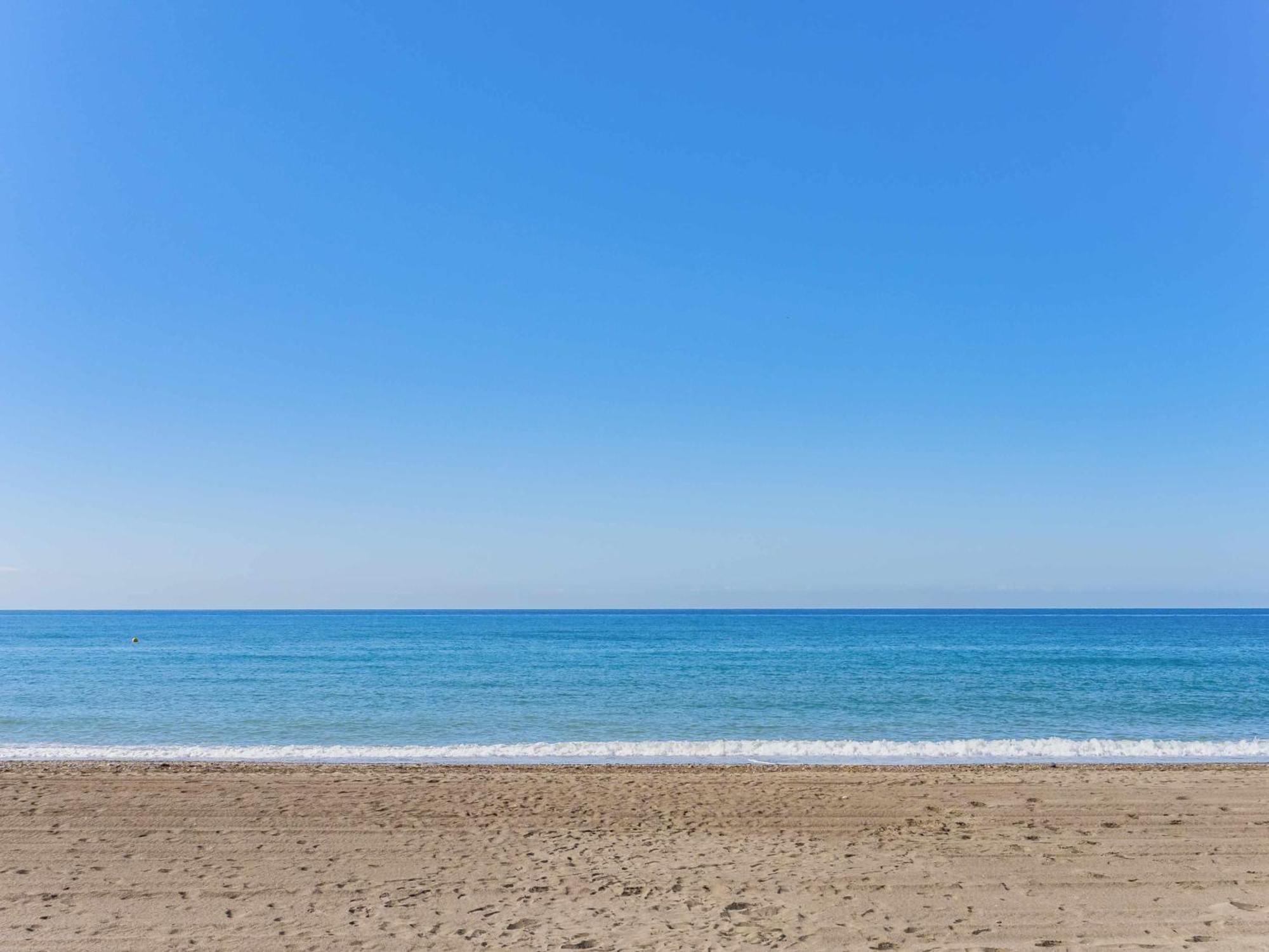 Nuevo Con Piscina Y Parking En La Playa Torre de Benagalbon