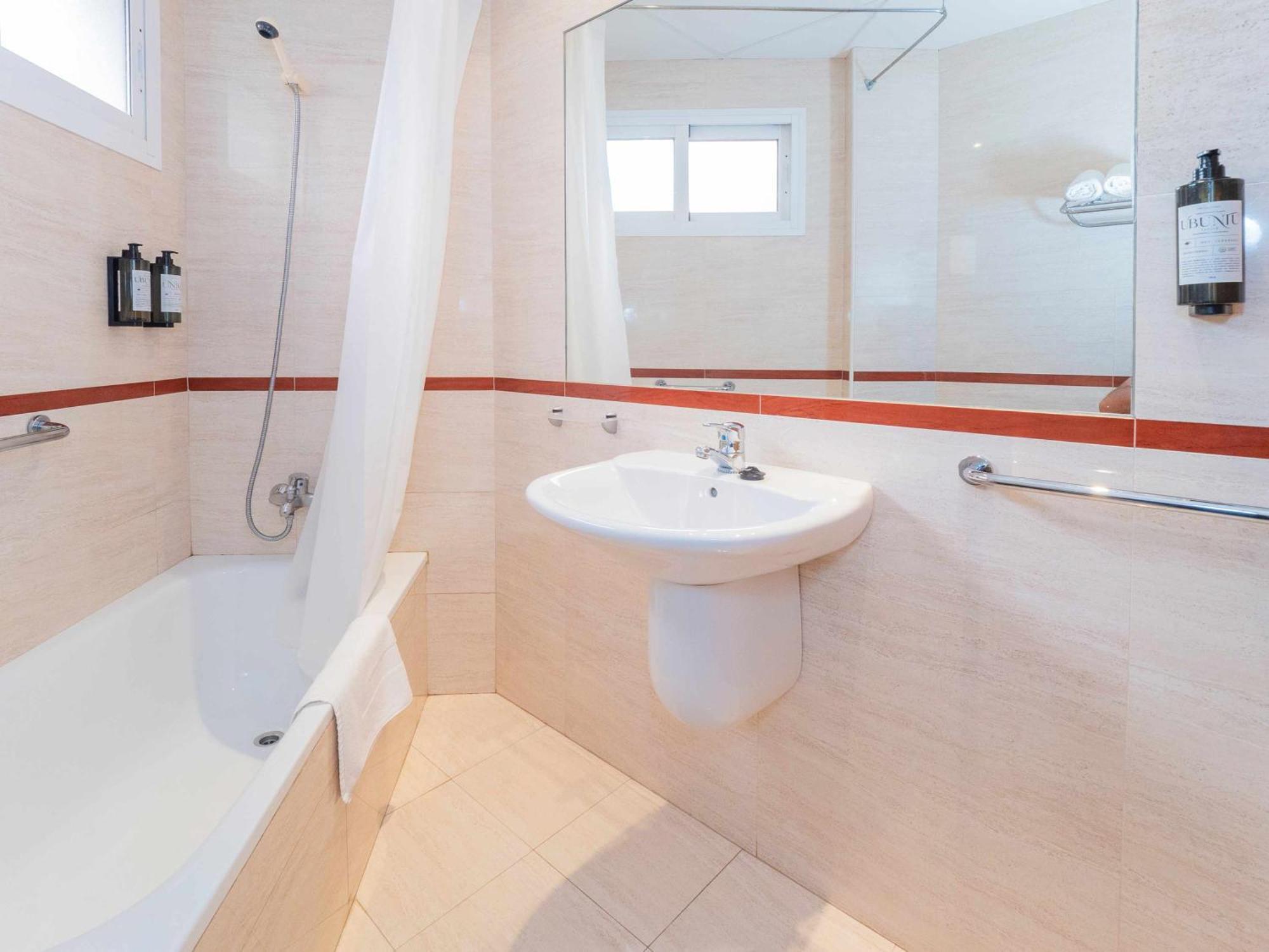 Apartment Nuevo Con Piscina Y Parking En La Playa Torre de Benagalbon